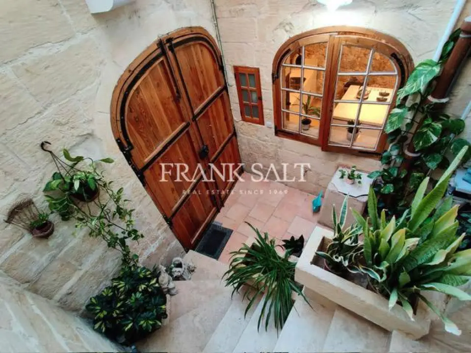 Mosta, Furnished House of Character