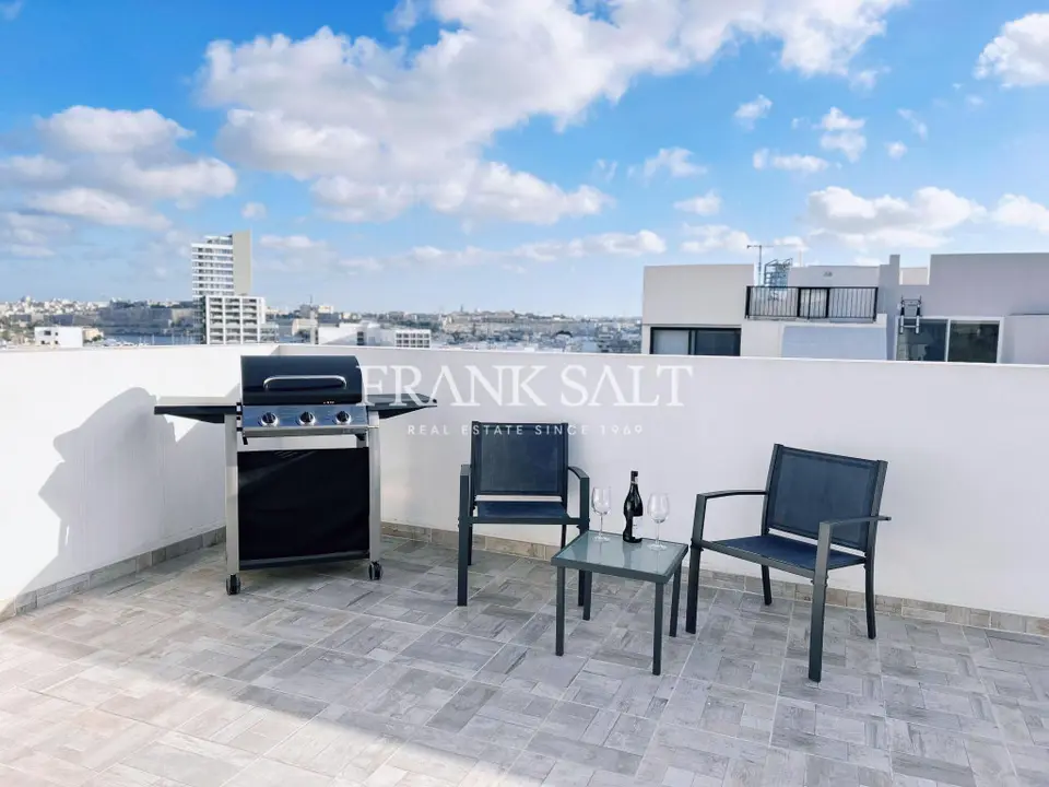 Gzira, Furnished Studio Apartment