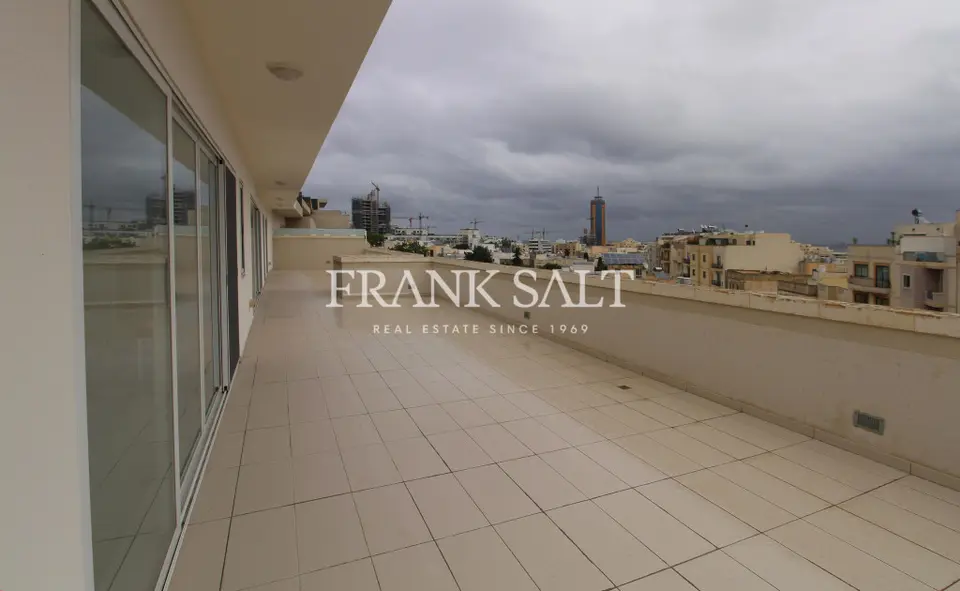 Swieqi, Furnished Penthouse