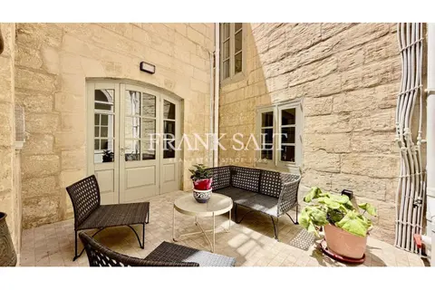 3 Bedroom Town House For Sale in Qormi