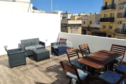 3 Bedroom Town House To Rent in Gzira