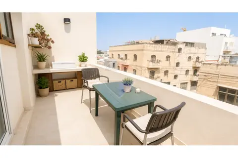 2 Bedroom Maisonette For Sale in Marsa