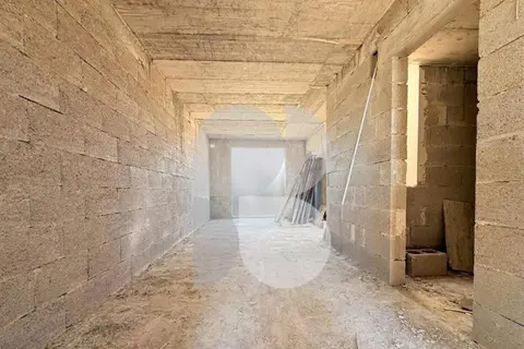 2 Bedroom Penthouse For Sale in Tarxien