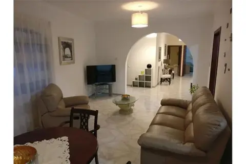 4 bedroom Villa Semi-detached to rent in St Julian's