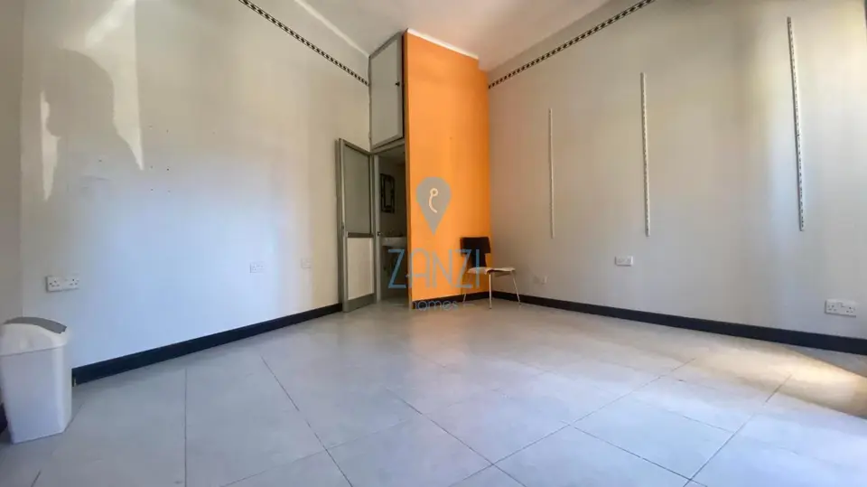 Office for sale in Paola