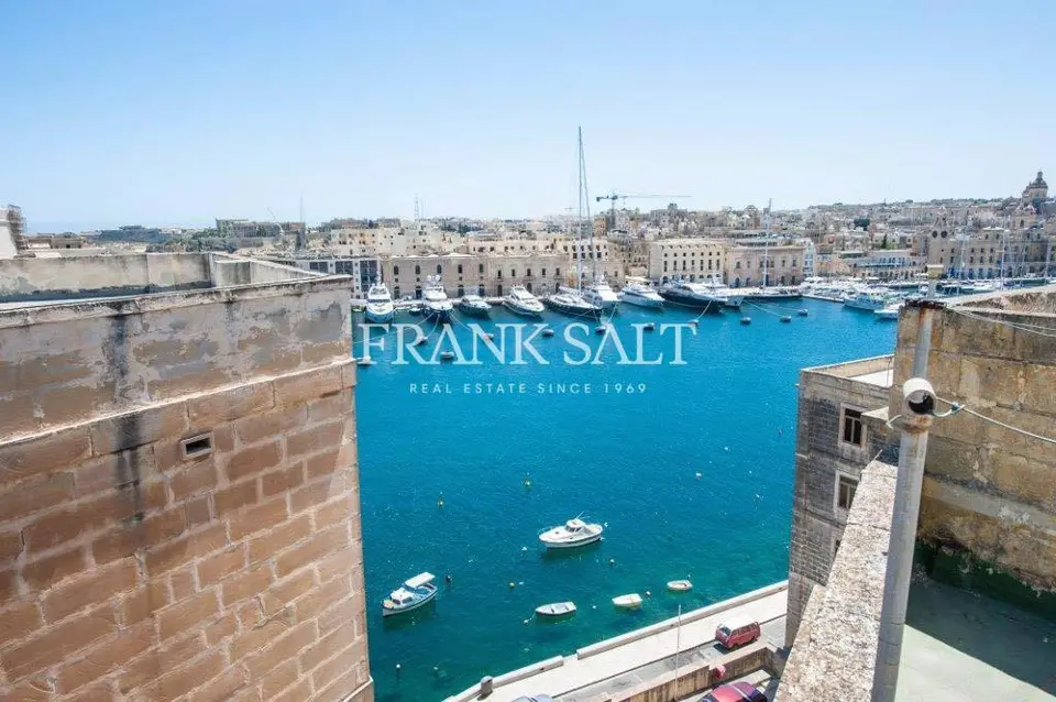 Senglea, Town House with views