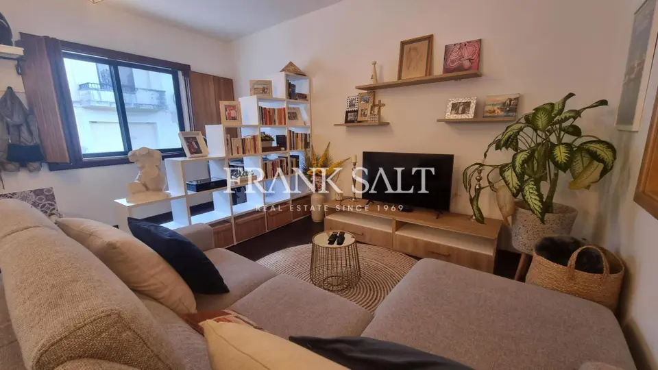 Gharghur, Furnished Elevated Maisonette