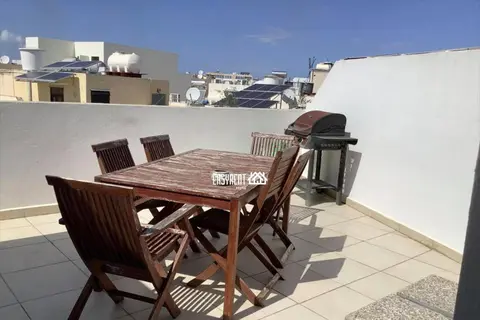 2 Bedroom Penthouse For Sale in Attard