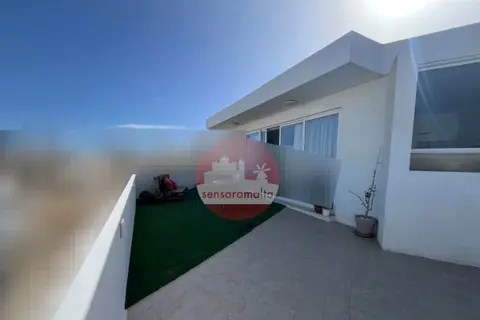 2 Bedroom Penthouse For Sale in Zurrieq