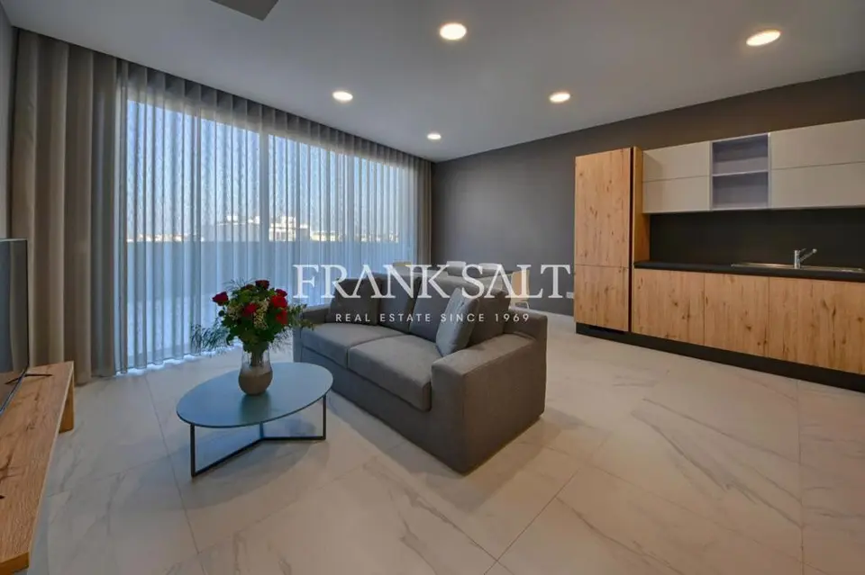 Mosta, Furnished Penthouse