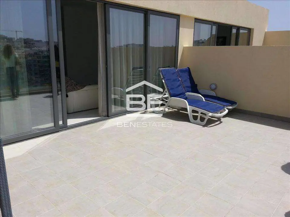 2 bedroom Penthouse to rent in St. Julians