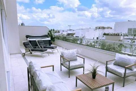 2 Bedroom Penthouse To Rent in Swieqi