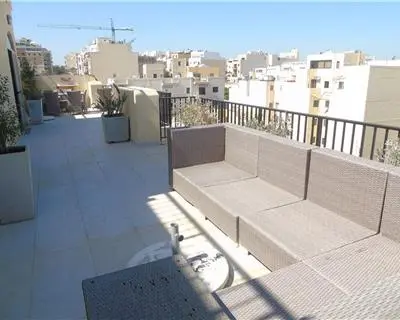4 bedroom Penthouse to rent in Sliema