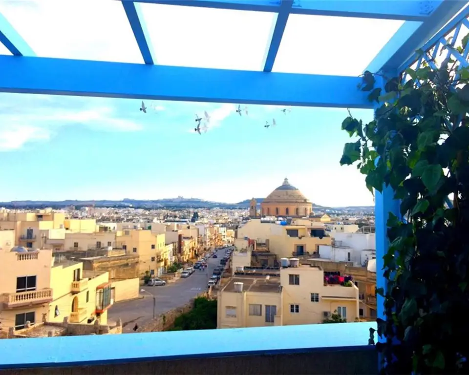 2 bedroom Penthouse to rent in Mosta