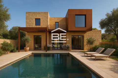 6 Bedroom Farm House For Sale in Madliena