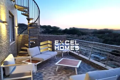 4 Bedroom Terraced House For Sale in Xghajra