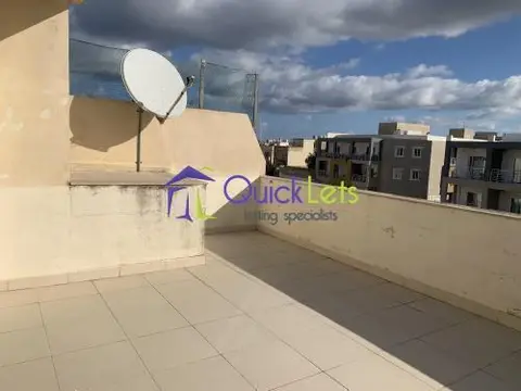 2 bedroom Penthouse to rent in Naxxar