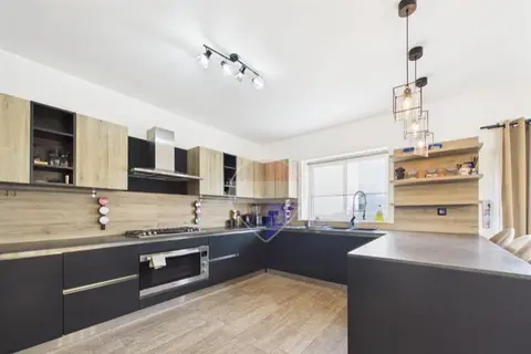 3 Bedroom Apartment For Sale in Gzira