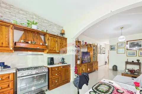 3 Bedroom Apartment For Sale in Tarxien