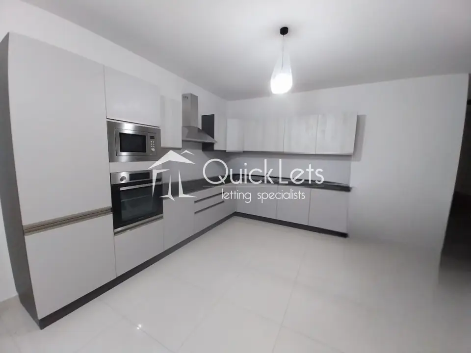 4 bedroom Apartment to rent in Naxxar