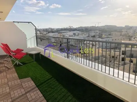 2 bedroom Penthouse to rent in Gzira