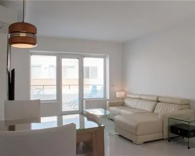 2 bedroom Penthouse to rent in Gzira