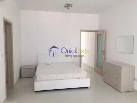 2 bedroom Penthouse to rent in Naxxar