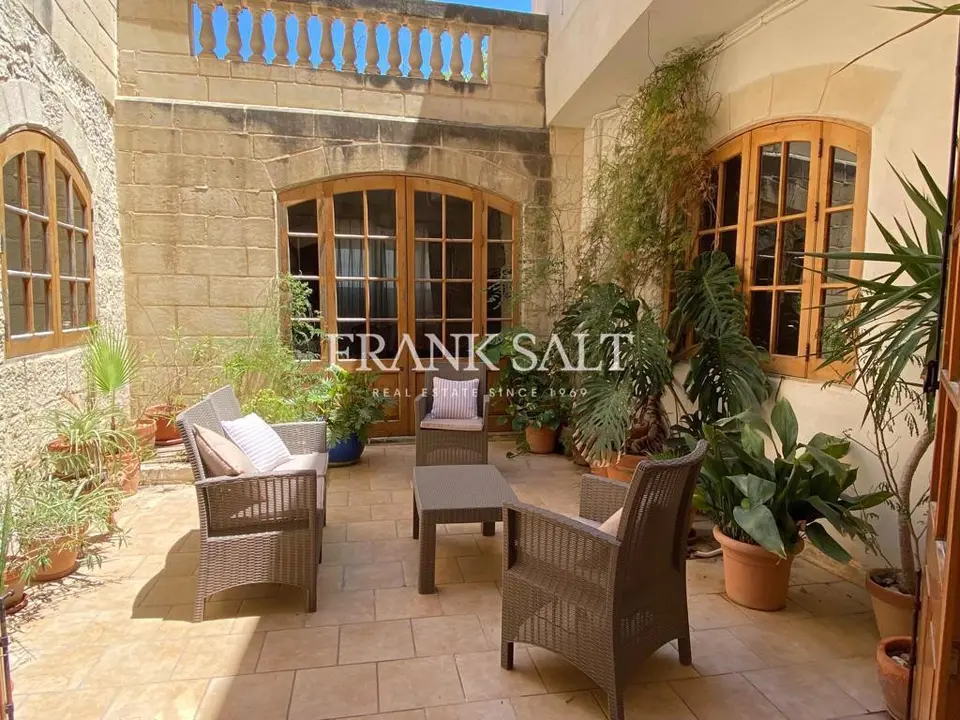 Lija, Furnished House of Character