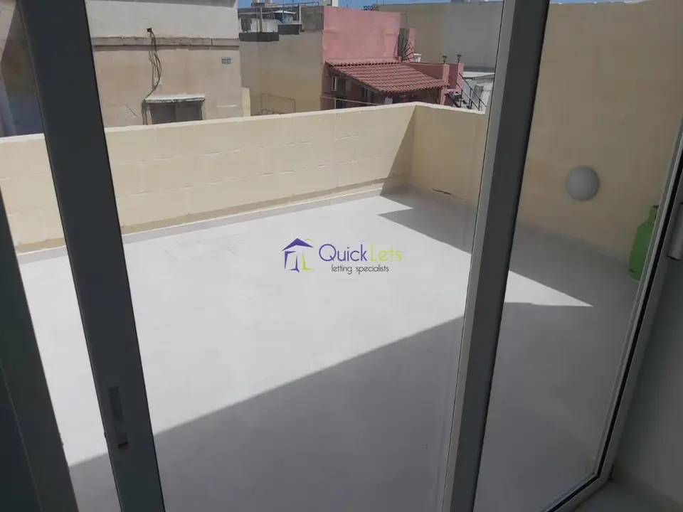 1 bedroom Penthouse to rent in Hamrun