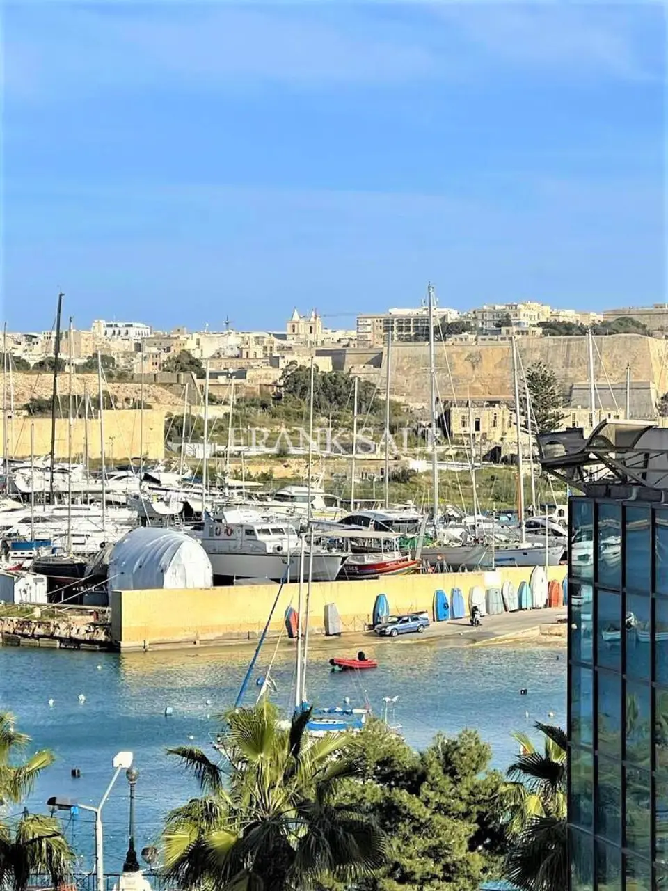 Gzira, Apartment