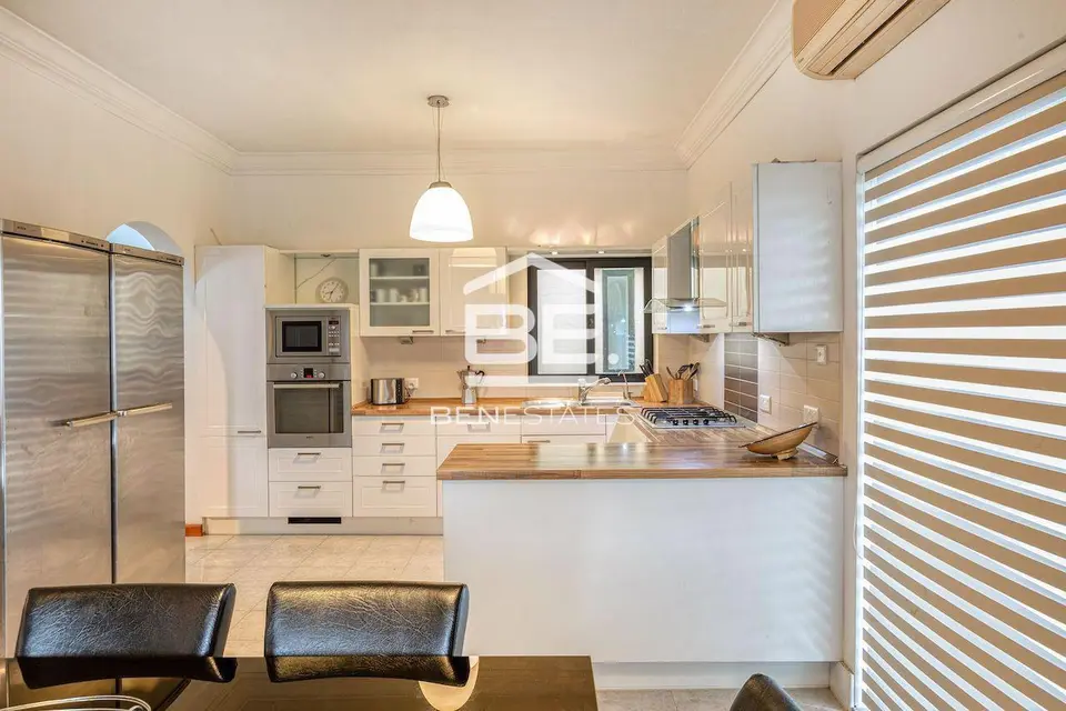 3 bedroom Apartment to rent in Pembroke