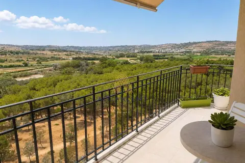 2 Bedroom Apartment For Sale in Qawra