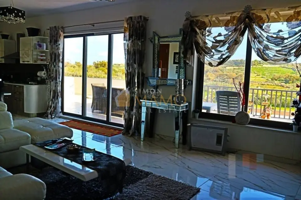 4 Bedroom Penthouse with Views