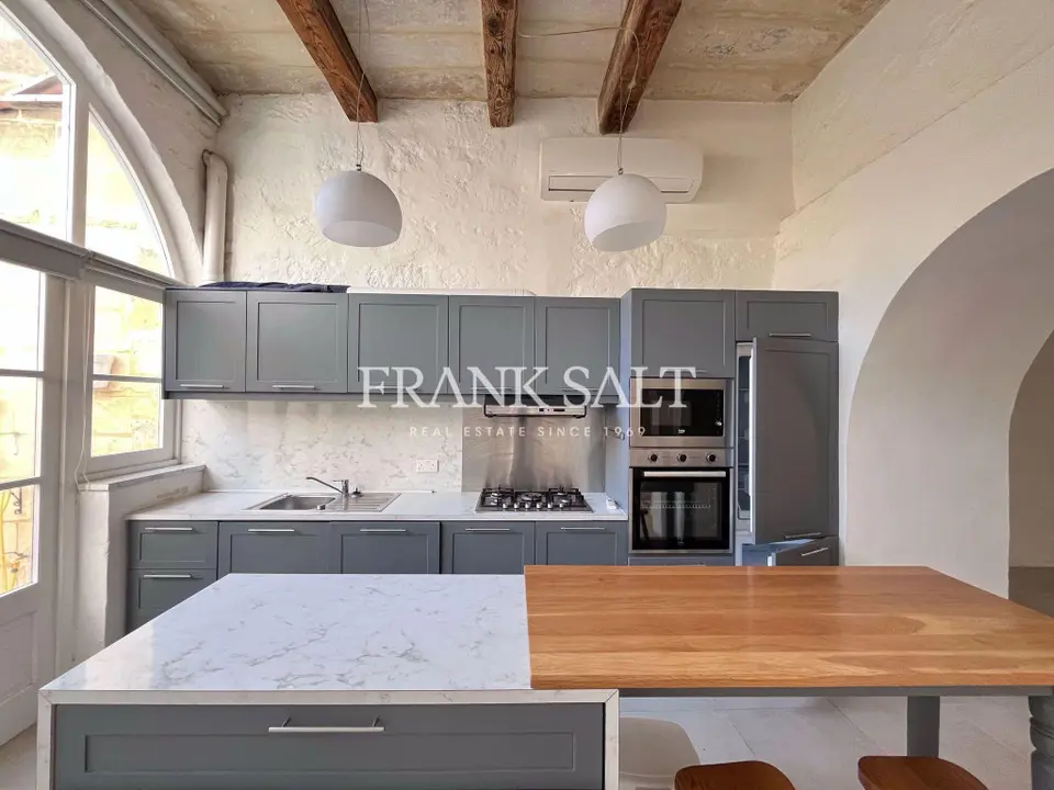 Munxar, Furnished Town House