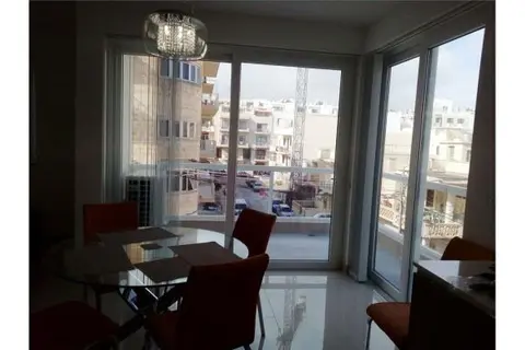 2 bedroom Apartment to rent in Gzira