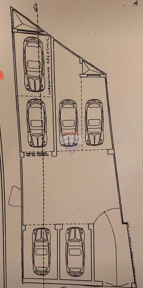 Garage (Residential) to rent in Msida
