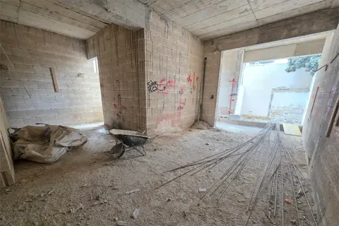 3 Bedroom Maisonette For Sale in Birkirkara