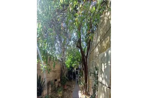 3 Bedroom Town House For Sale in Paola