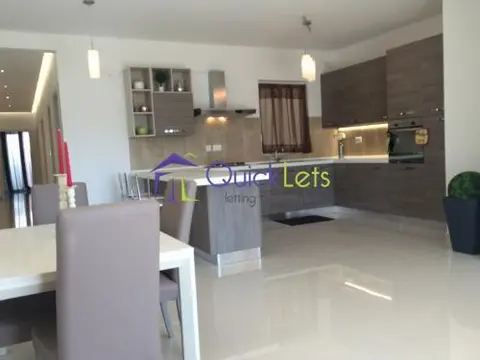 3 bedroom Apartment to rent in Marsaxlokk