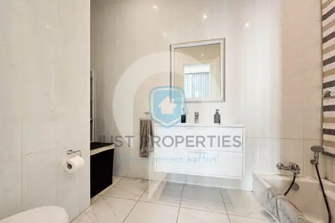 4 Bedroom Villa For Sale in Iklin