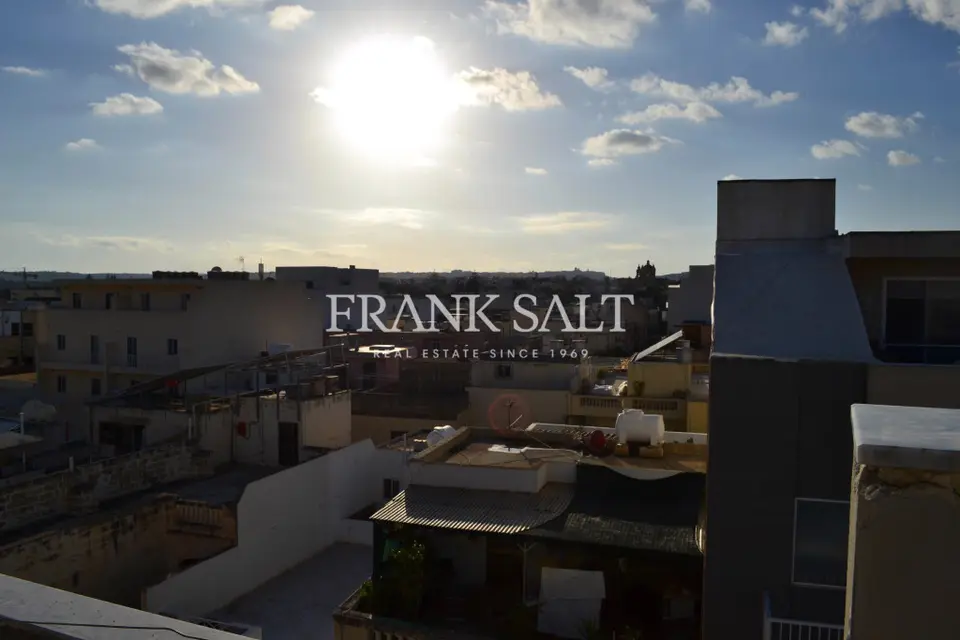 Iklin, Furnished Penthouse