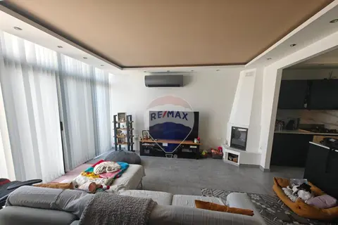 2 Bedroom Penthouse For Sale in Fgura