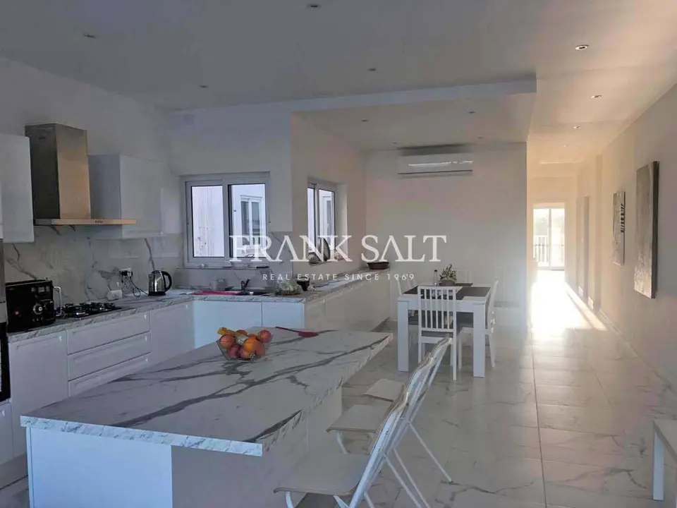 Xemxija, Furnished Apartment
