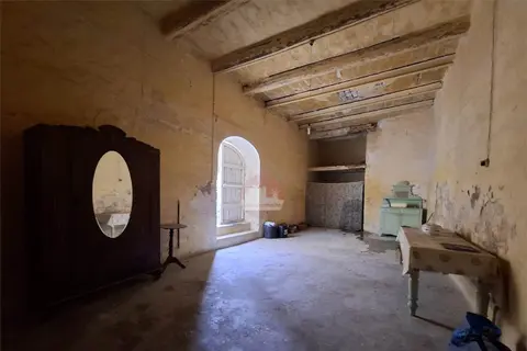 3 Bedroom House of Character For Sale in Zejtun