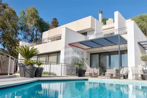5 Bedroom Semi-Detached Villa For Sale in Mellieha