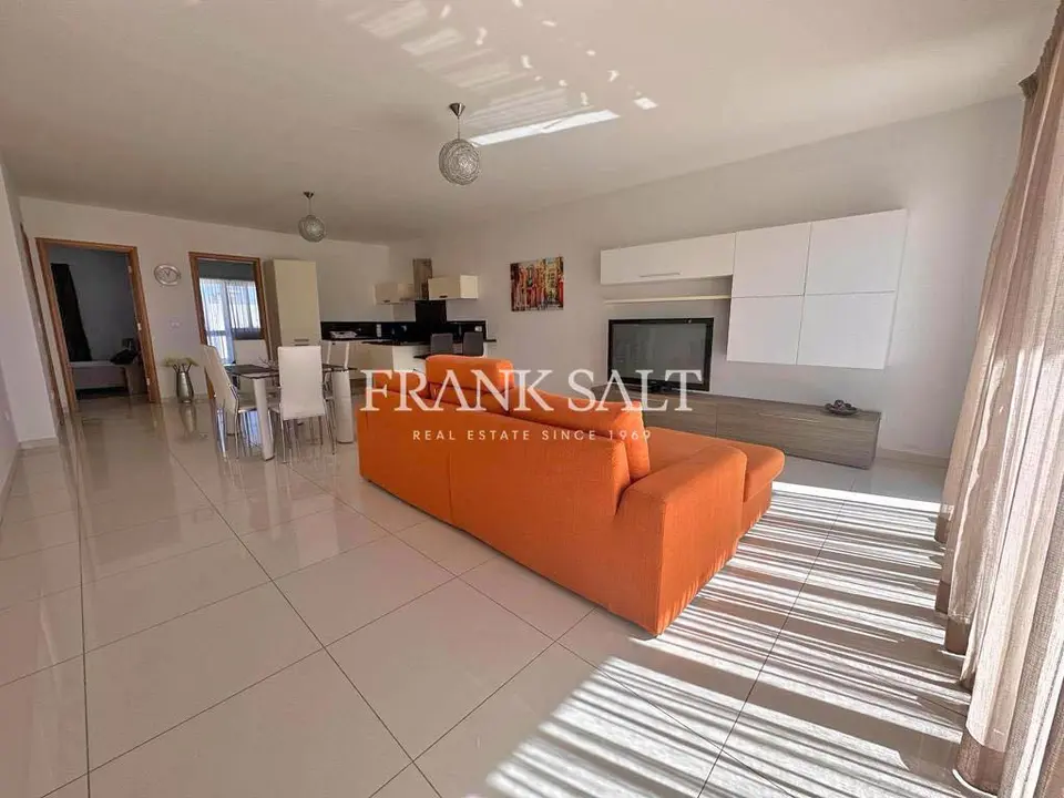 Swieqi, Furnished Penthouse