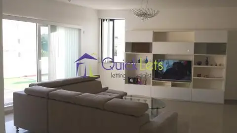 2 bedroom Penthouse to rent in St. Julians