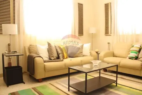 5 bedroom Terraced House to rent in Zebbug