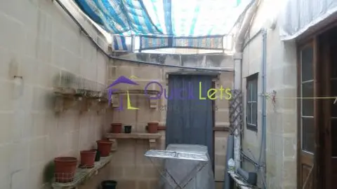1 bedroom Maisonette to rent in Paola
