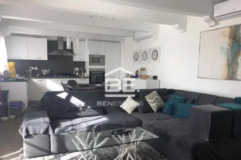 3 Bedroom Farm House For Sale in Bingemma